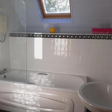 בית נופש Traditional Cosy With Beautiful Views ווסטפורט